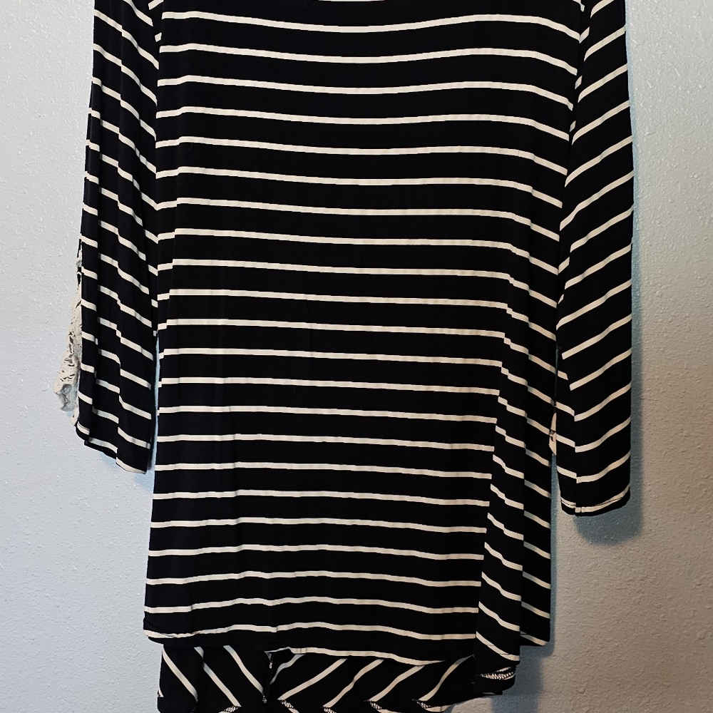 Navy blue and white blouse